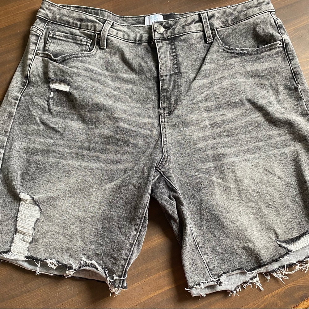 Time and Tru Distressed Jean Shorts Women’s Size 18 Cut Offs